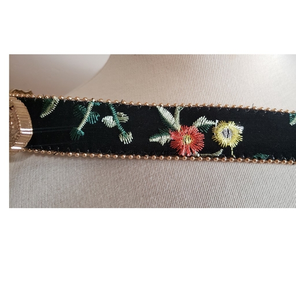 Western Black Goldtone Embossed Flower Embroidered Rancher Belt Buckle Boho New - Picture 5 of 9